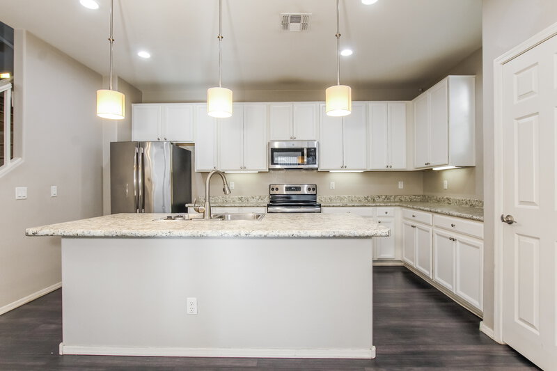 1,995/Mo, 16417 W Latham St Goodyear, AZ 85338 Kitchen View