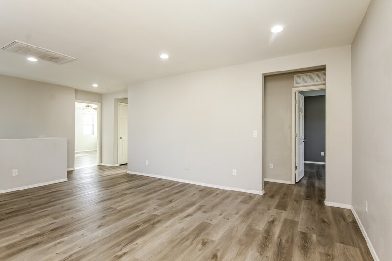 1,995/Mo, 16417 W Latham St Goodyear, AZ 85338 Loft View