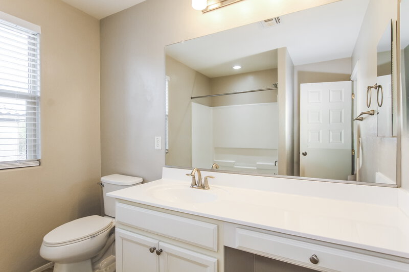 1,995/Mo, 16417 W Latham St Goodyear, AZ 85338 Bathroom View