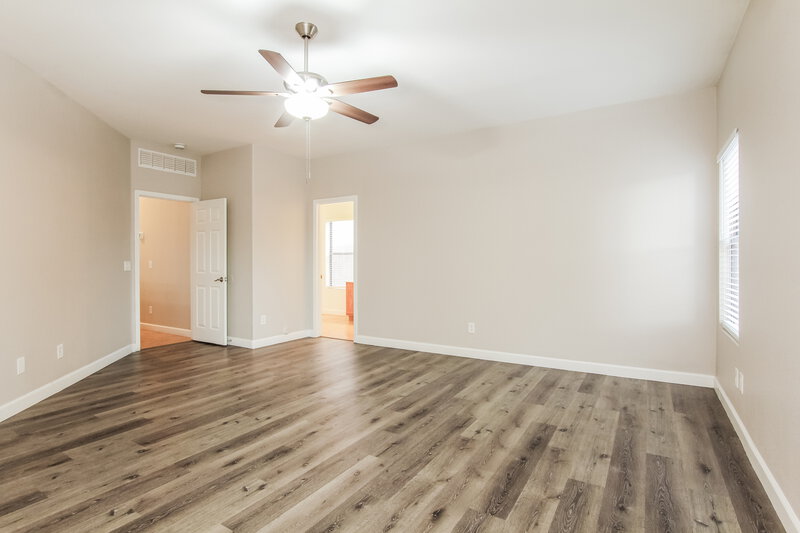 2,120/Mo, 2611 W Bloch Rd Phoenix, AZ 85041 Main Bedroom View 2