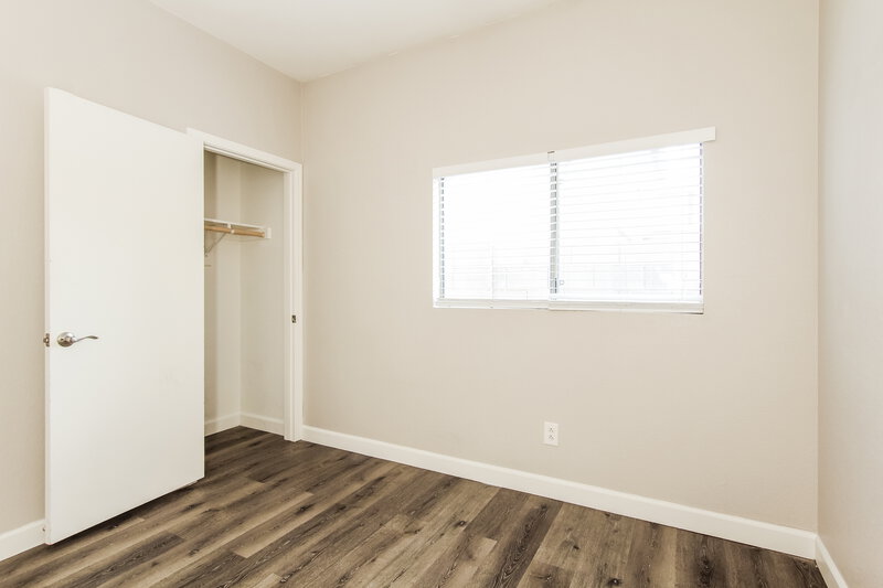 2,120/Mo, 2611 W Bloch Rd Phoenix, AZ 85041 Bedroom View