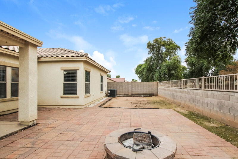 2,120/Mo, 2611 W Bloch Rd Phoenix, AZ 85041 Rear View