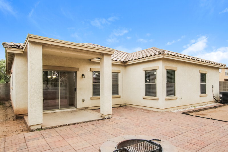 2,120/Mo, 2611 W Bloch Rd Phoenix, AZ 85041 Rear View 2