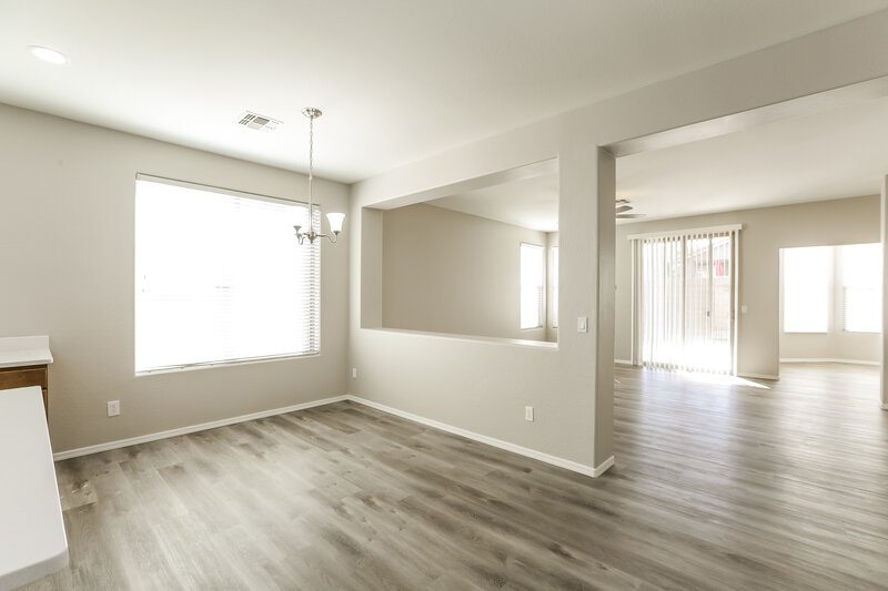 2,180/Mo, 3003 W Dunbar Dr Phoenix, AZ 85041 Living Room View