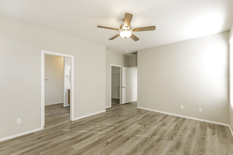 2,180/Mo, 3003 W Dunbar Dr Phoenix, AZ 85041 Main Bedroom View 2