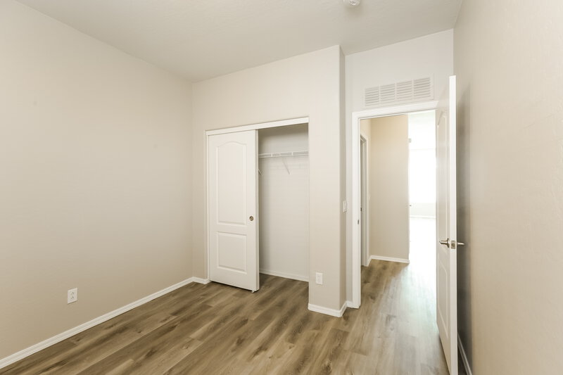 2,180/Mo, 3003 W Dunbar Dr Phoenix, AZ 85041 Bedroom View 2