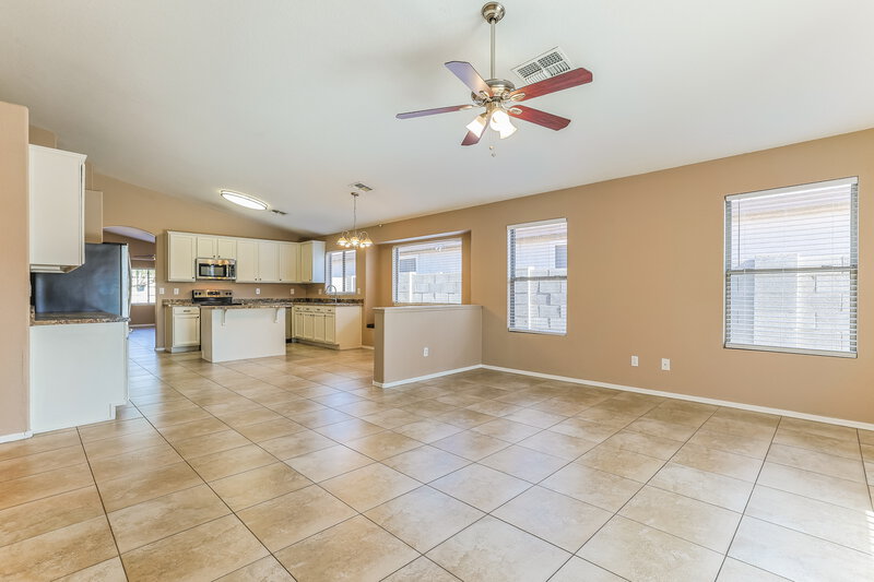 2,185/Mo, 3833 W Darrow St Phoenix, AZ 85041 Living Room View