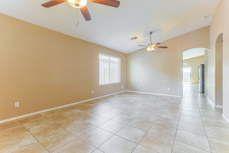 2,185/Mo, 3833 W Darrow St Phoenix, AZ 85041 Family Room View