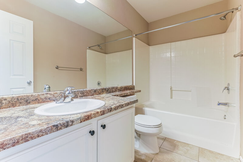 2,185/Mo, 3833 W Darrow St Phoenix, AZ 85041 Bathroom View