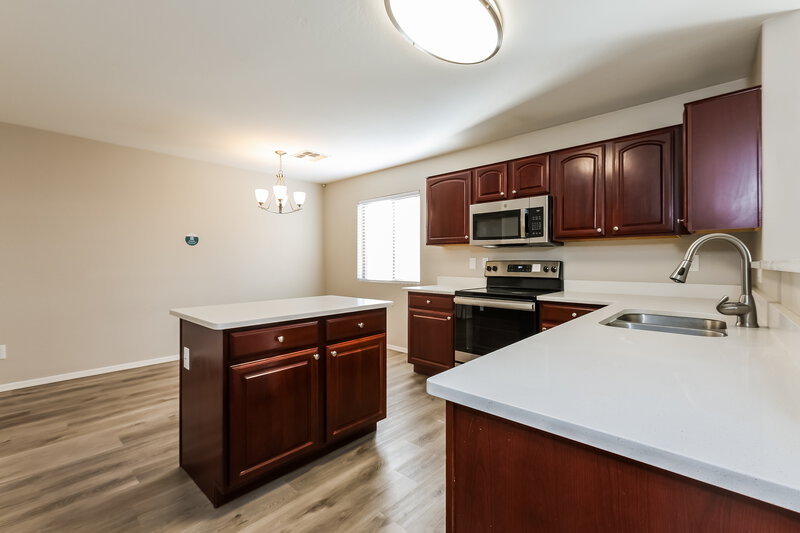 2,275/Mo, 3249 W Pecan Rd Phoenix, AZ 85041 Kitchen View