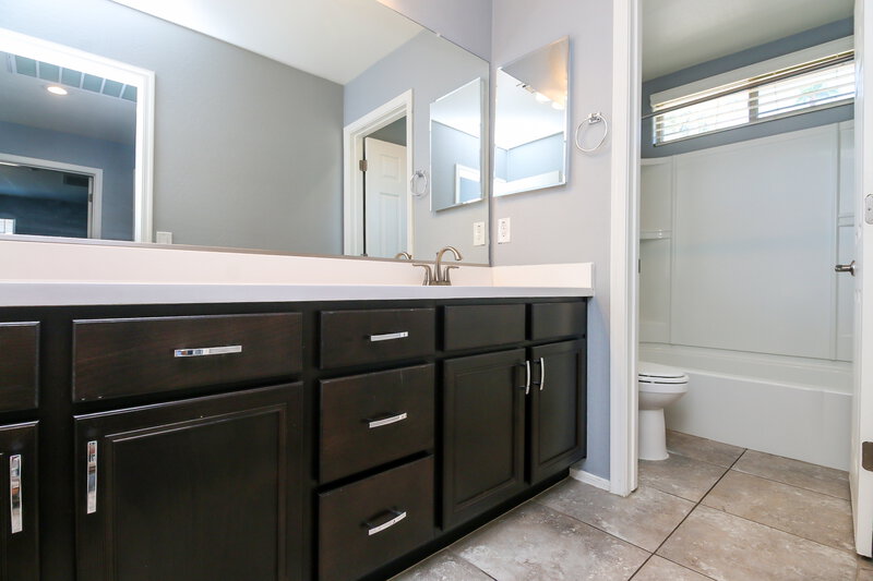 2,135/Mo, 5720 E Butte St Mesa, AZ 85205 Main Bathroom View 2