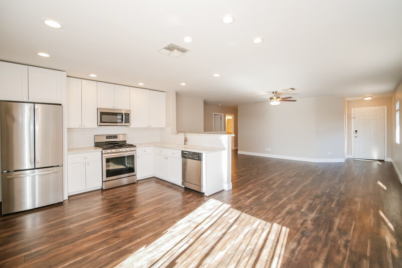 1,685/Mo, 1329 E Omega Dr San Tan Valley, AZ 85143 Dining Room View