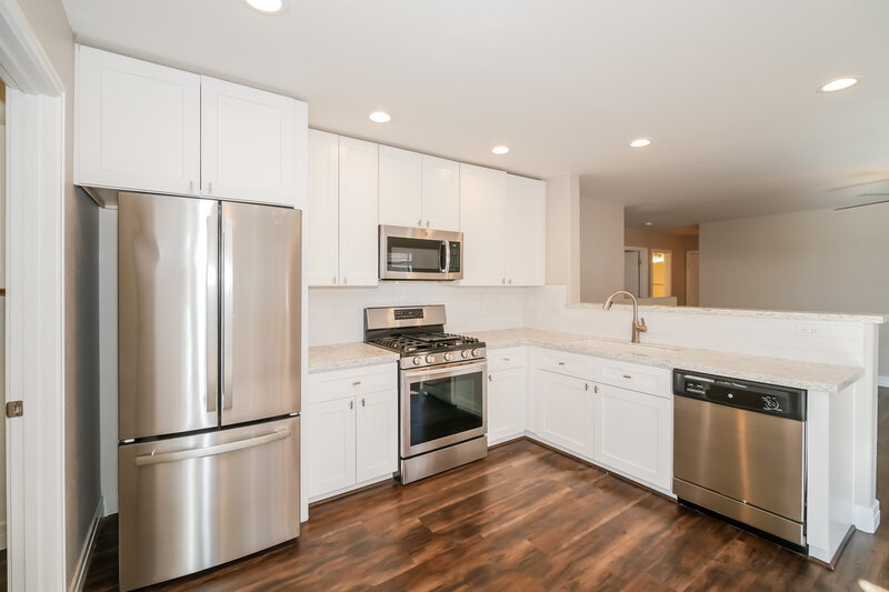 1,685/Mo, 1329 E Omega Dr San Tan Valley, AZ 85143 Kitchen View