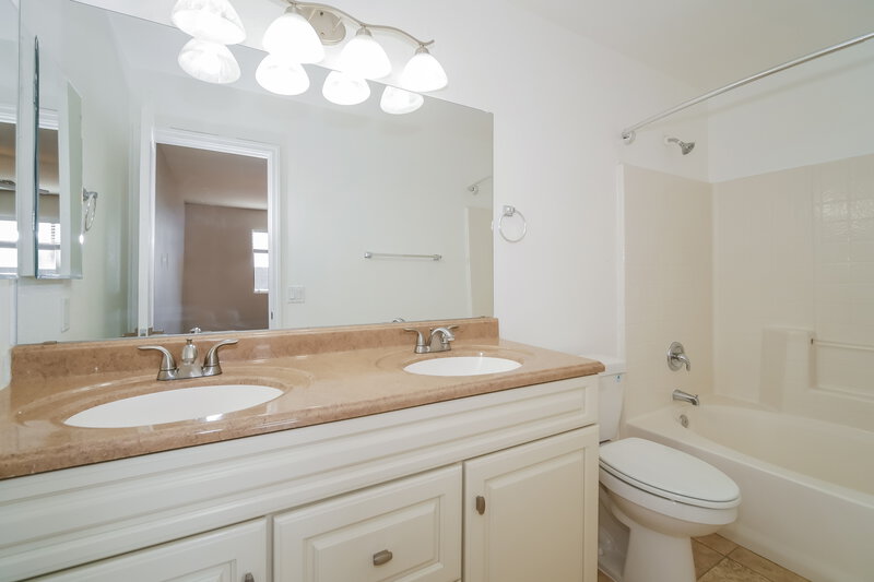 1,685/Mo, 1329 E Omega Dr San Tan Valley, AZ 85143 Main Bathroom View