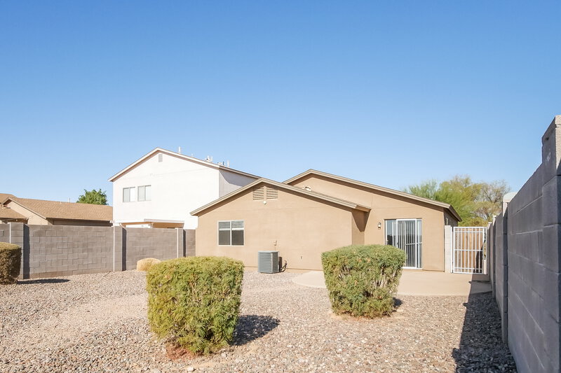 1,685/Mo, 1329 E Omega Dr San Tan Valley, AZ 85143 Rear View