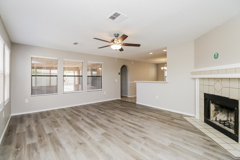 0/Mo, 1549 E Mineral Rd Gilbert, AZ 85234 Living Room View 2