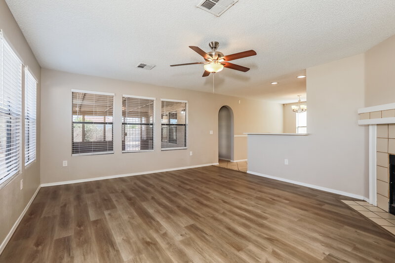 2,340/Mo, 1549 E Mineral Rd Gilbert, AZ 85234 Living Room View 2