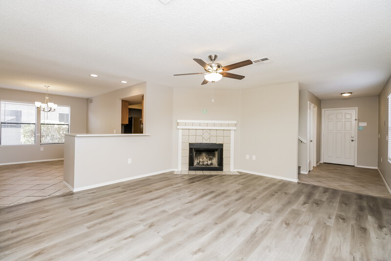 0/Mo, 1549 E Mineral Rd Gilbert, AZ 85234 Living Room View 3
