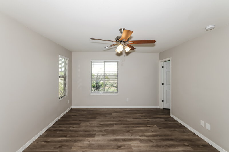 1,960/Mo, 3622 S 58th Dr Phoenix, AZ 85043 Main Bedroom View 2