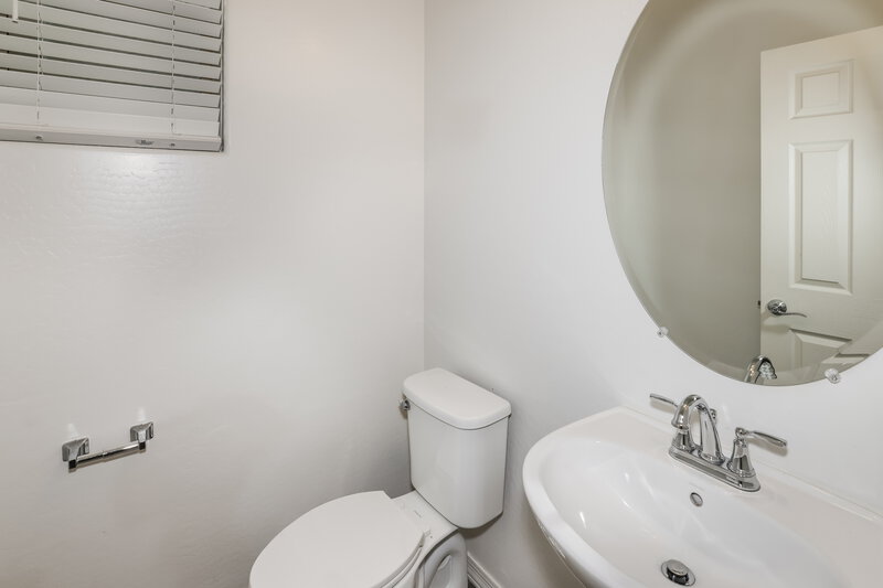 1,960/Mo, 3622 S 58th Dr Phoenix, AZ 85043 Main Bathroom View