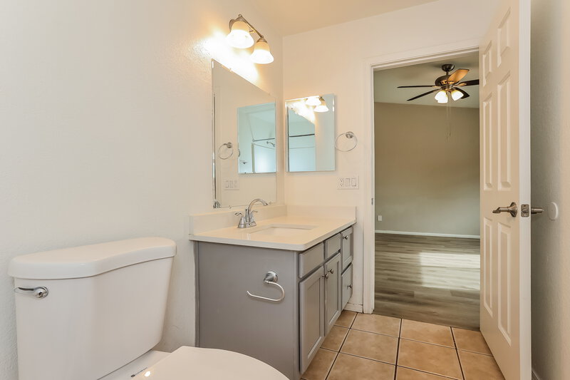 1,865/Mo, 717 E Calle Chulo Rd Goodyear, AZ 85338 Main Bathroom View