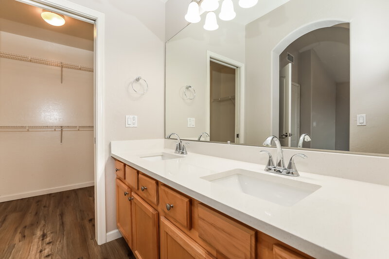 2,180/Mo, 7206 E Kael St Mesa, AZ 85207 Main Bathroom View