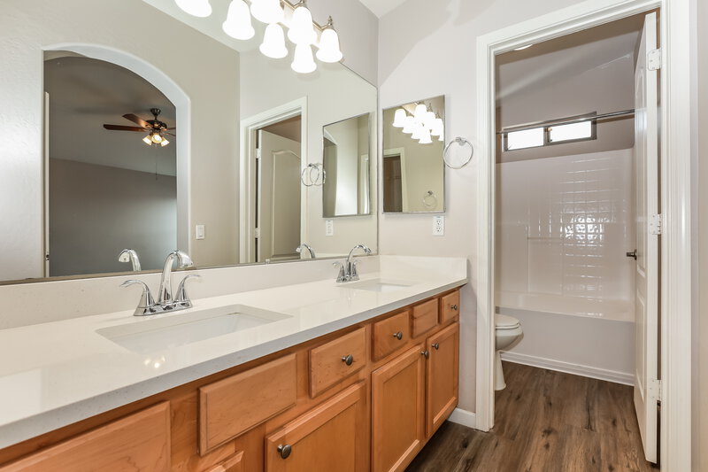 2,180/Mo, 7206 E Kael St Mesa, AZ 85207 Main Bathroom View 2