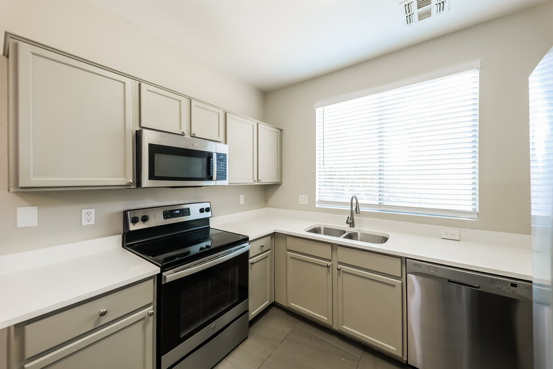 1,830/Mo, 11367 W Apache St Avondale, AZ 85323 Kitchen View 2