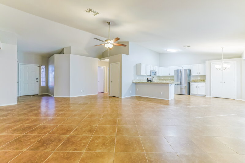 2,485/Mo, 2047 E Brooks St Gilbert, AZ 85296 Living Room View 2