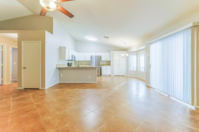 2,485/Mo, 2047 E Brooks St Gilbert, AZ 85296 Living Room View 3