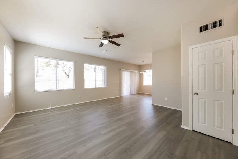 2,265/Mo, 34928 N 31st Ave Phoenix, AZ 85086 Living Room View