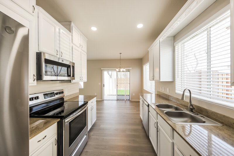 2,265/Mo, 34928 N 31st Ave Phoenix, AZ 85086 Kitchen View 2