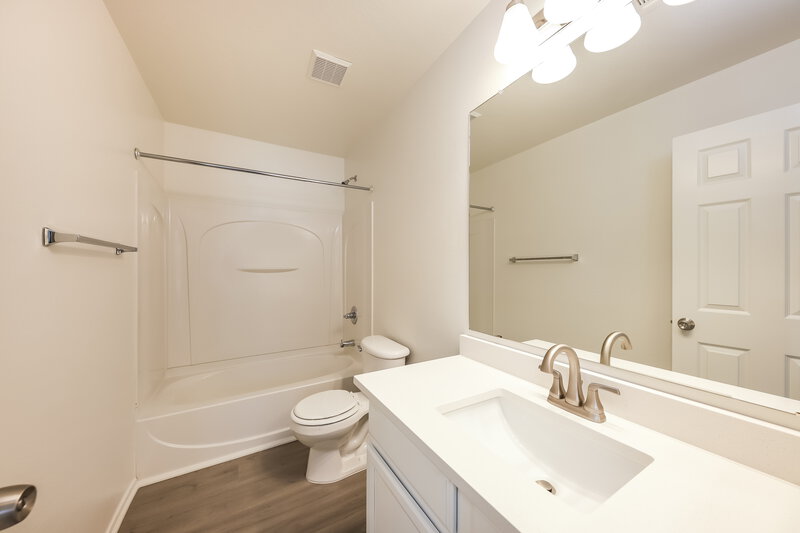 2,265/Mo, 34928 N 31st Ave Phoenix, AZ 85086 Bathroom View