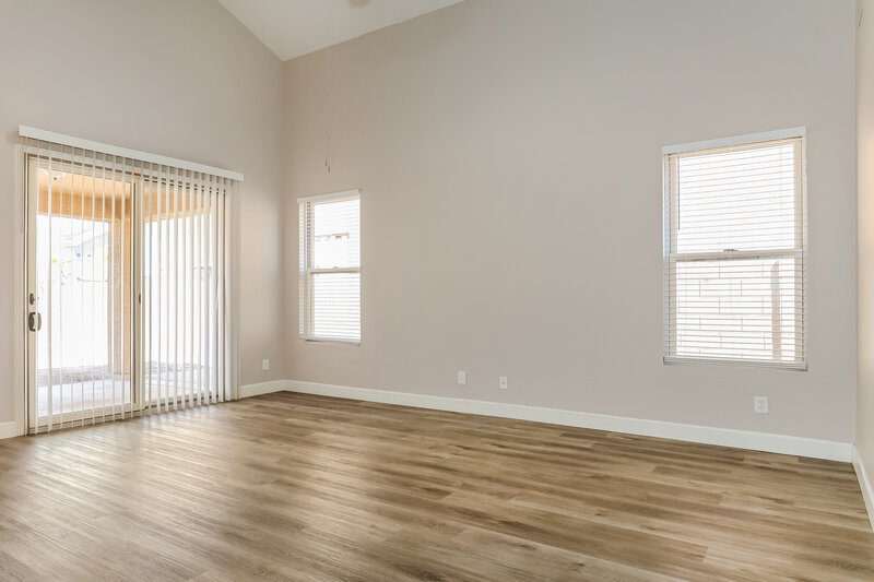 2,360/Mo, 6512 S 49th Dr Laveen, AZ 85339 Living Room View