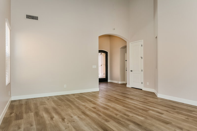 2,360/Mo, 6512 S 49th Dr Laveen, AZ 85339 Living Room View 2