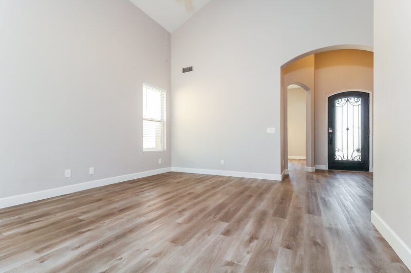 2,385/Mo, 6512 S 49th Dr Laveen, AZ 85339 Living Room View 2