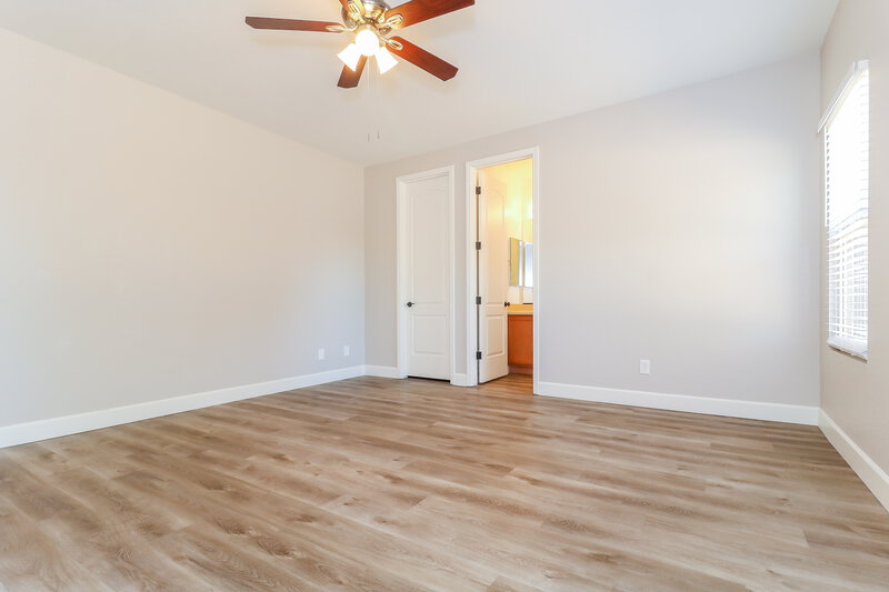2,385/Mo, 6512 S 49th Dr Laveen, AZ 85339 Main Bedroom View 2