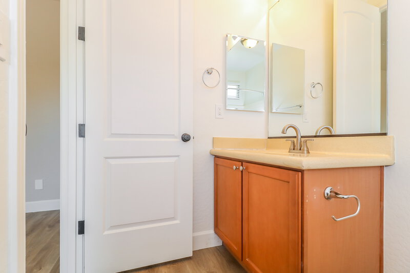 2,385/Mo, 6512 S 49th Dr Laveen, AZ 85339 Bathroom View