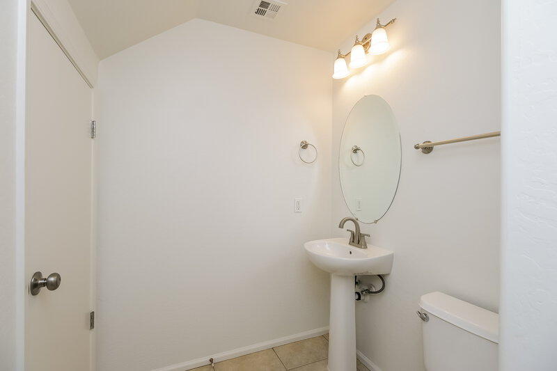 1,845/Mo, 969 W Fruit Tree Ln San Tan Valley, AZ 85143 Powder Room View