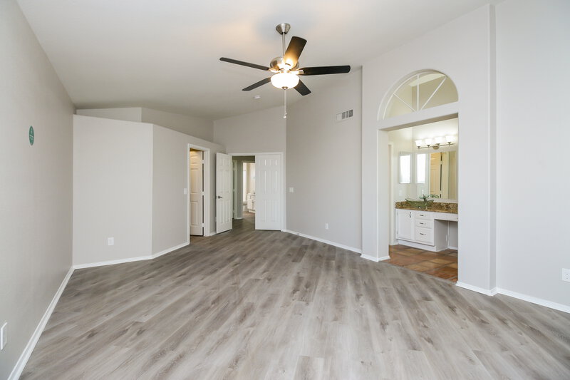3,060/Mo, 802 W Sun Coast Dr Gilbert, AZ 85233 Main Bedroom View 2