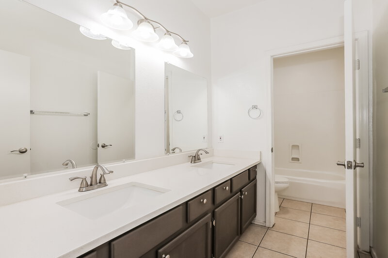 2,315/Mo, 1563 E Scott Ave Gilbert, AZ 85234 Bathroom View