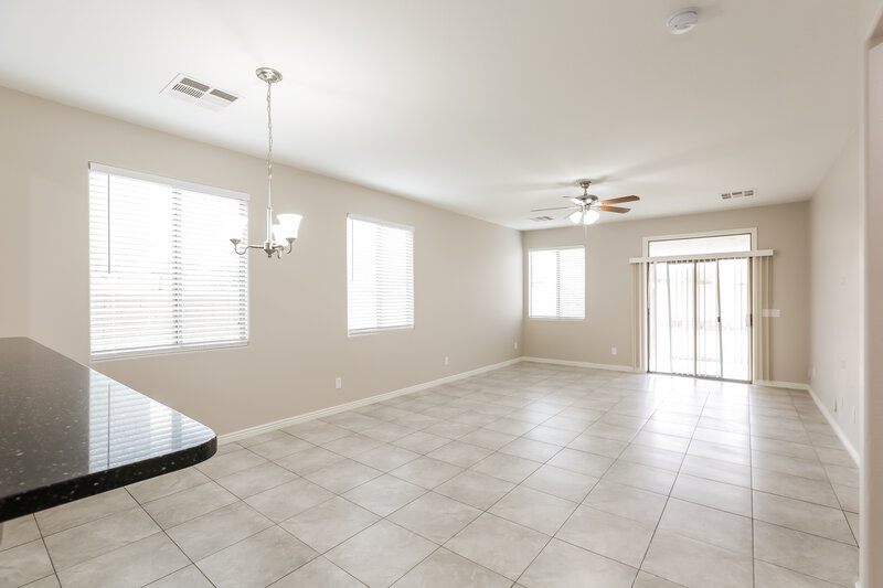 2,255/Mo, 7009 W Shumway Farm Rd Laveen, AZ 85339 Dining Room View