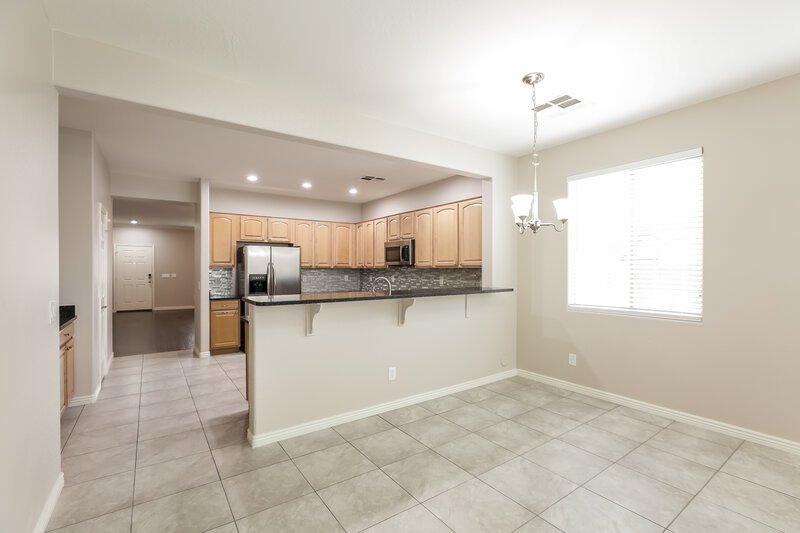 2,255/Mo, 7009 W Shumway Farm Rd Laveen, AZ 85339 Dining Room View 2