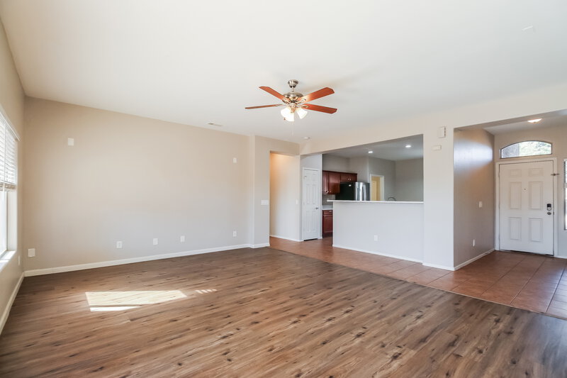 1,990/Mo, 5305 S 52nd Dr Laveen, AZ 85339 Living Room View 4