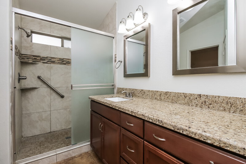 2,235/Mo, 11328 E Caballero St Mesa, AZ 85207 Main Bathroom View