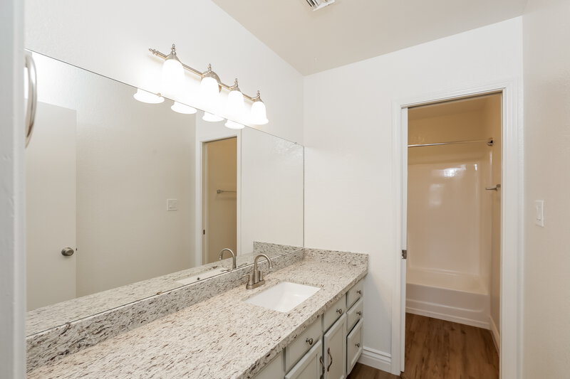 2,170/Mo, 458 N New Haven Mesa, AZ 85205 Main Bathroom View