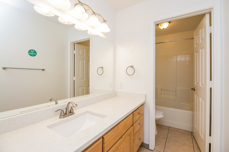 2,580/Mo, 141 W Shamrock St Gilbert, AZ 85233 Bathroom View
