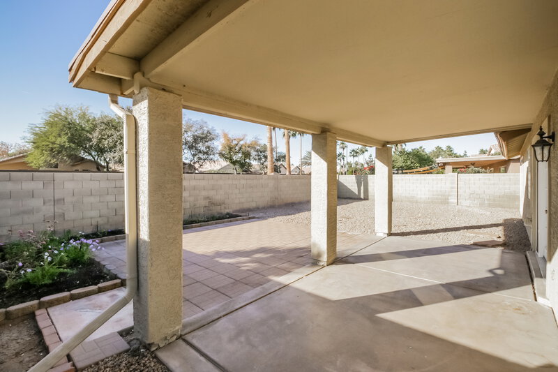 2,580/Mo, 141 W Shamrock St Gilbert, AZ 85233 Covered Patio View