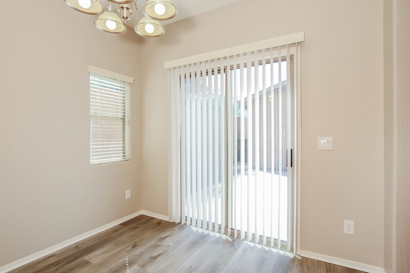 1,860/Mo, 10295 W Via del Sol Lot 390 Peoria, AZ 85383 Dining Room View