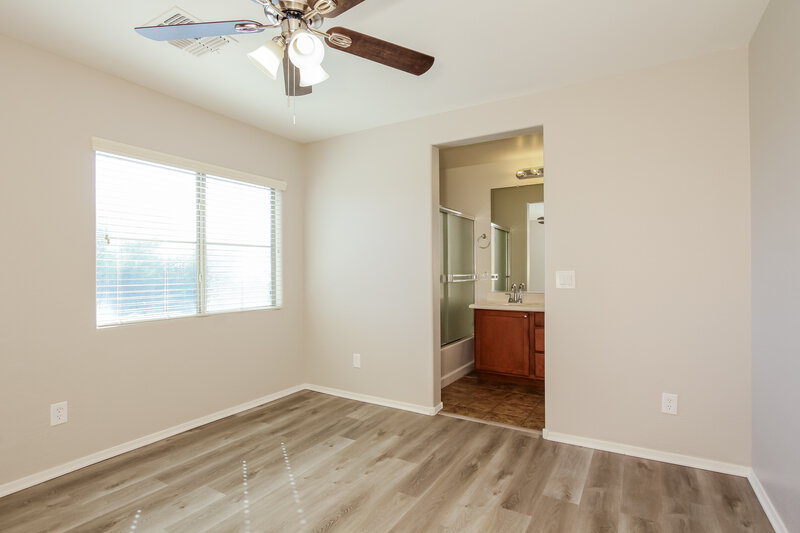 1,860/Mo, 10295 W Via del Sol Lot 390 Peoria, AZ 85383 Main Bedroom View 2